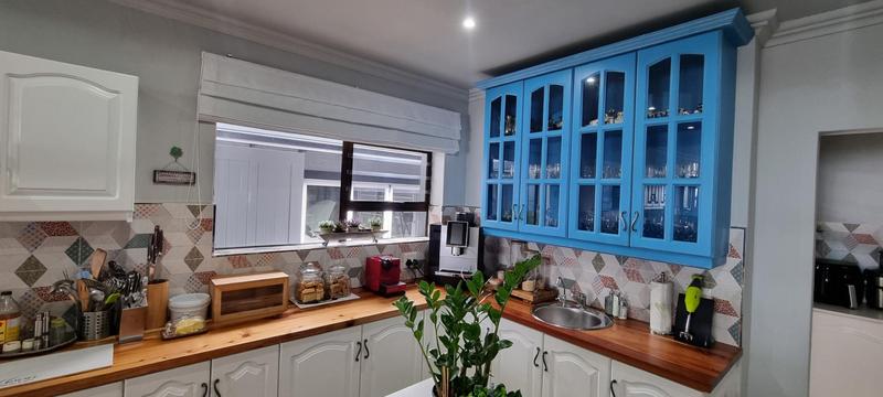 5 Bedroom Property for Sale in Reebok Western Cape